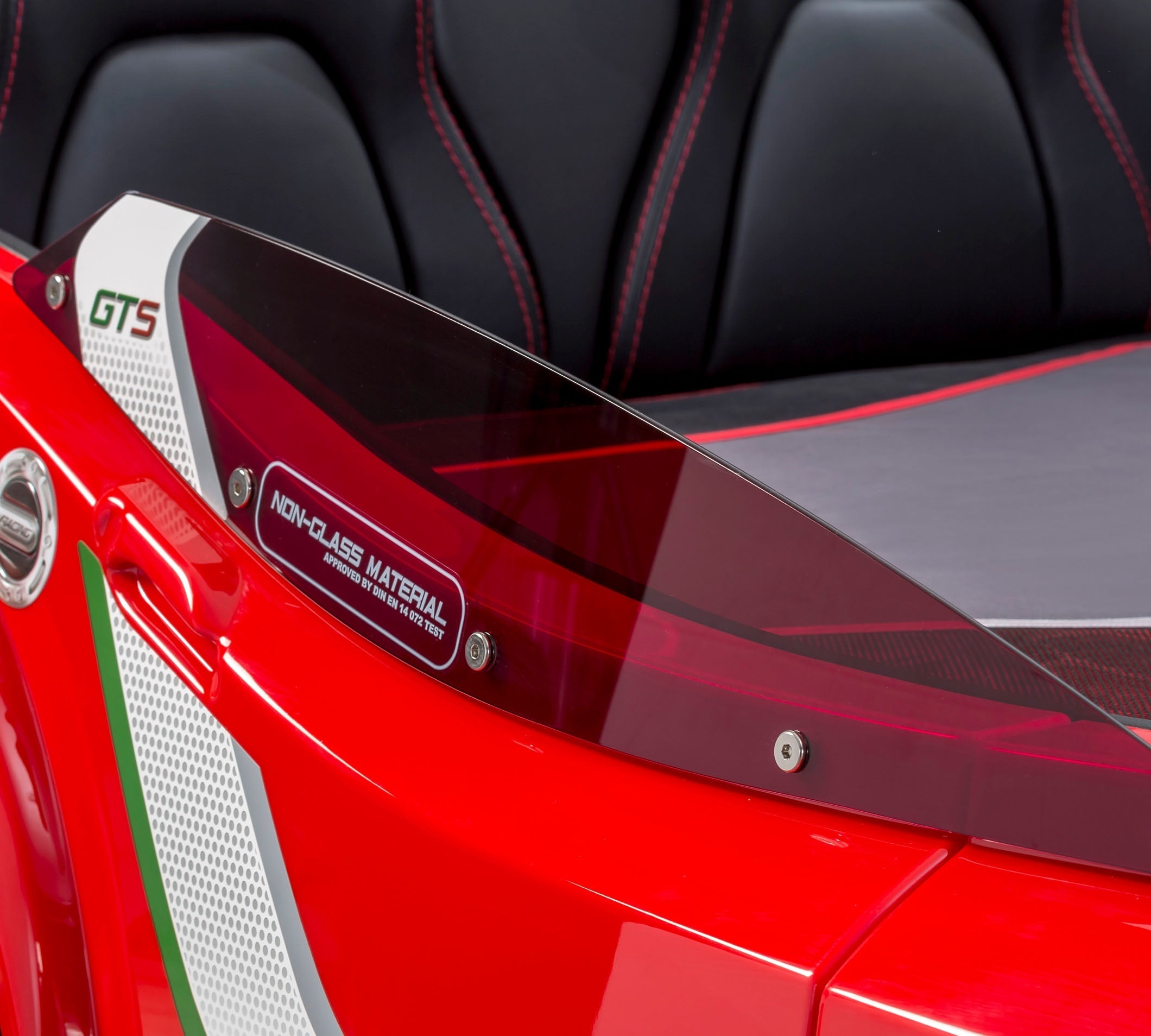 Letto a forma di Auto Sportiva Materasso omaggio con luci a led ed effetti sonori