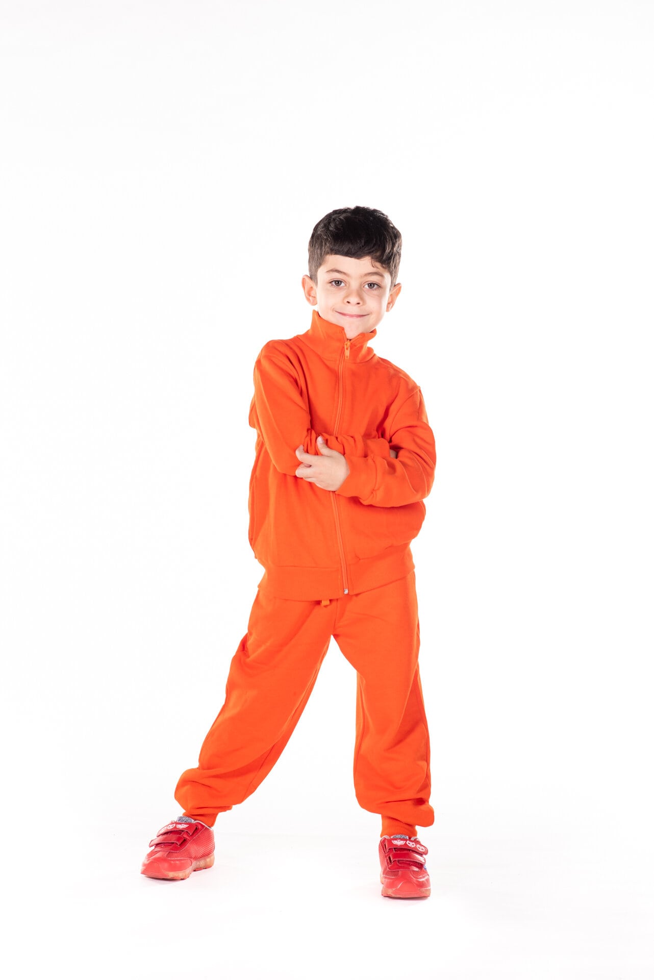 2019TUTARN07 Tuta completa in cotone garzato 320 grammi "Cool kids" 
made in italy ottima qualità da 2 a 10 anni.