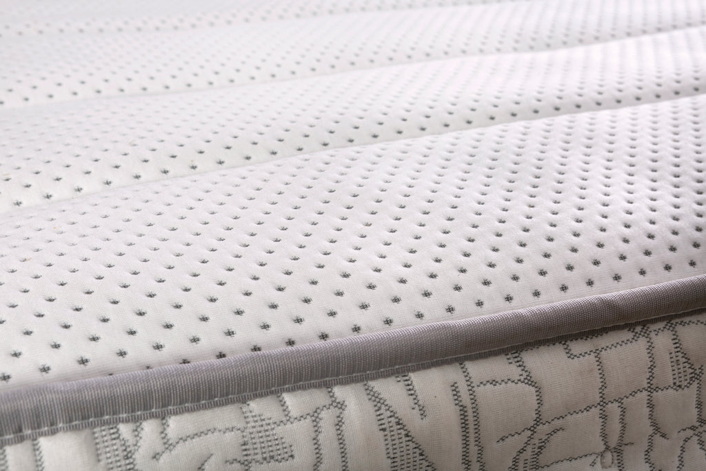 Letto a forma di Auto Sportiva Materasso omaggio con luci a led ed effetti sonori