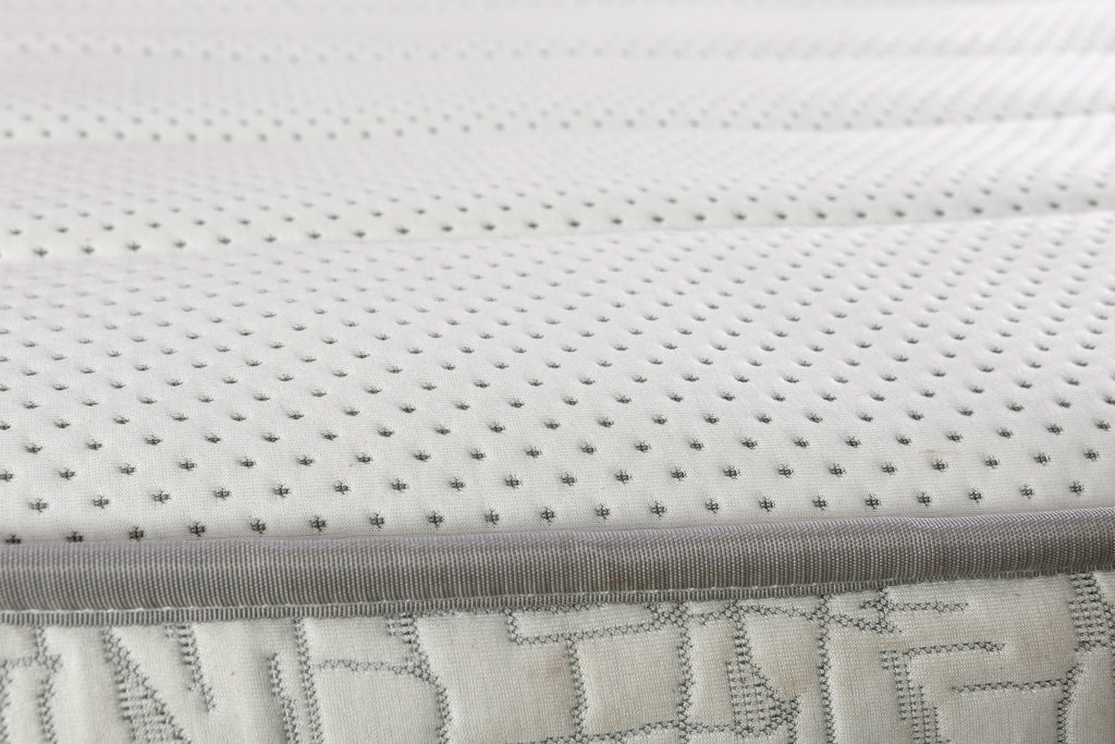 Letto a forma di Auto Sportiva Materasso omaggio con luci a led ed effetti sonori