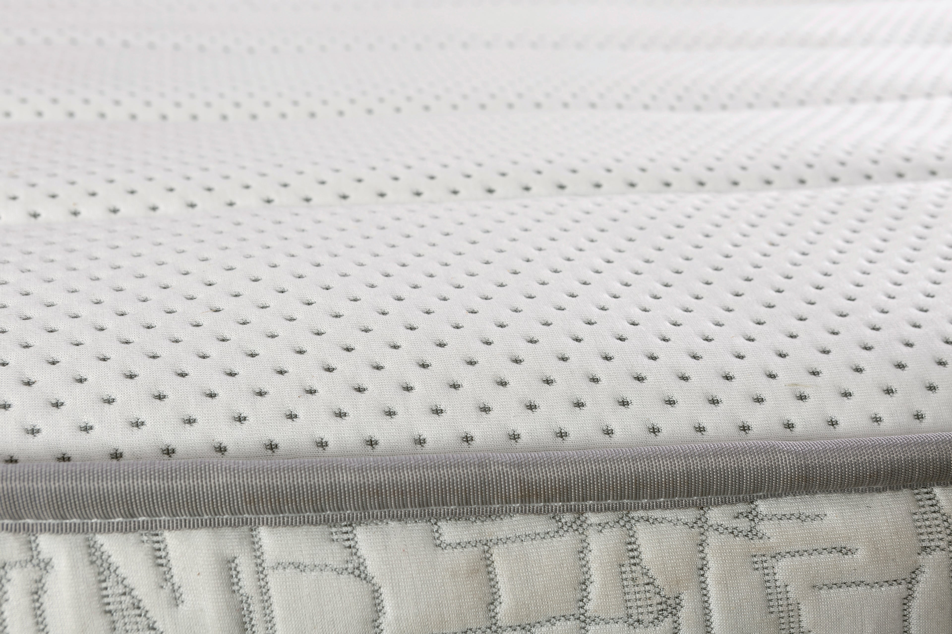 Letto a forma di Auto Sportiva Materasso omaggio con luci a led ed effetti sonori