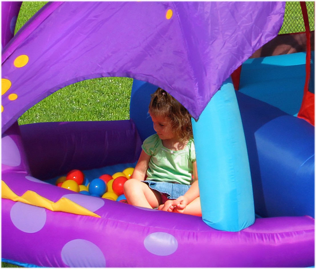 9022 Gonfiabile DRAGHETTO fun è Il Castello Che Non deluderà i Tuoi Bimbi Grazie alle Sue Multi attività: dallo Scivolo con Tunnel, alla Vasca con 30 Palline, al salterello, canestro tiro a Segno!