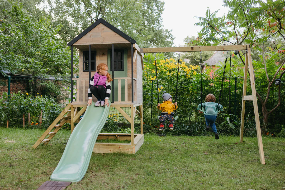 Casetta in Legno M60 Adventure Cottage con Piattaforma, Scivolo e Altalena Doppia