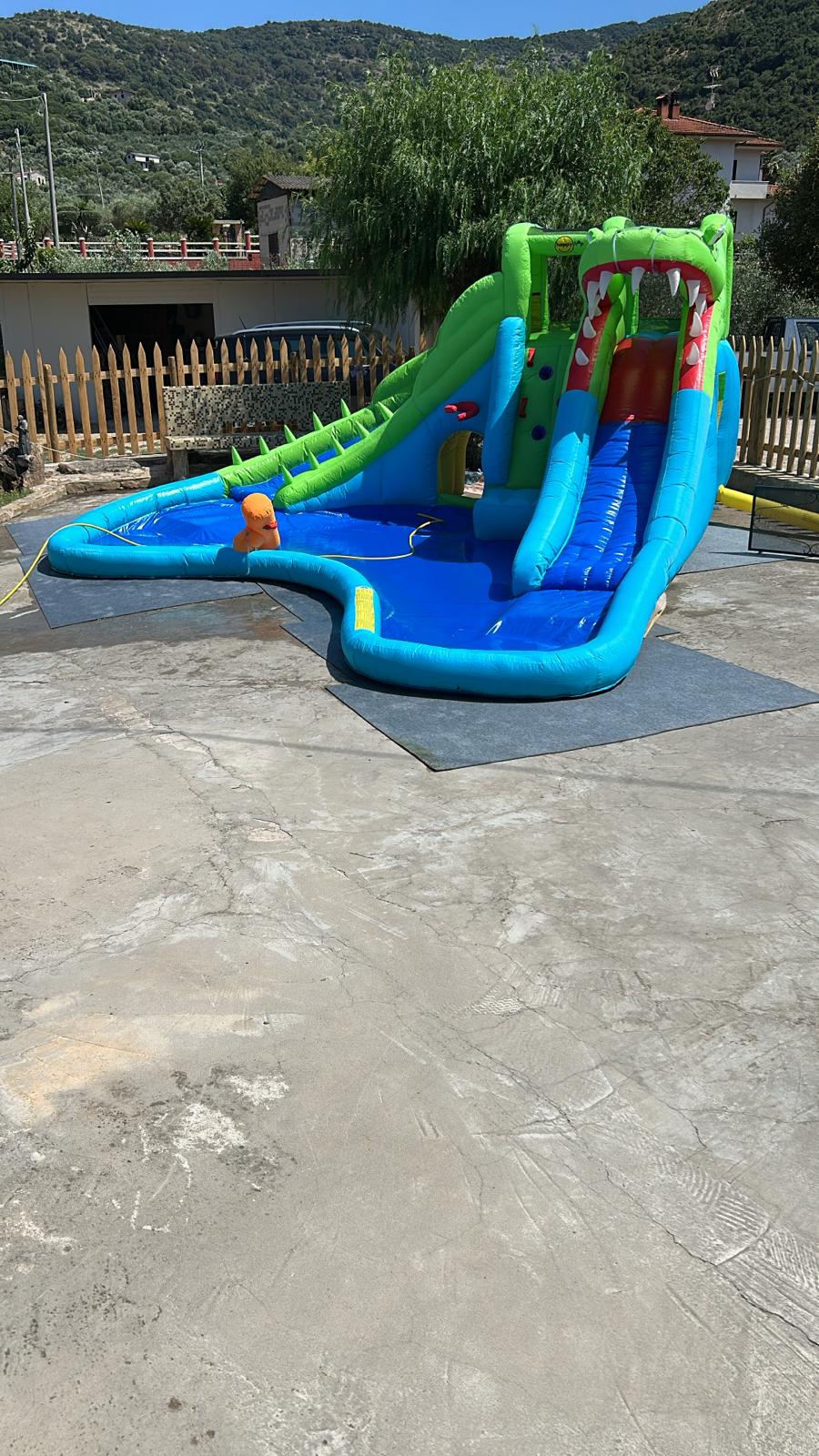 Gonfiabile Coccodrillo con Piscina e 2 Scivoli 570x515x240cm | Top2Trade | 9517