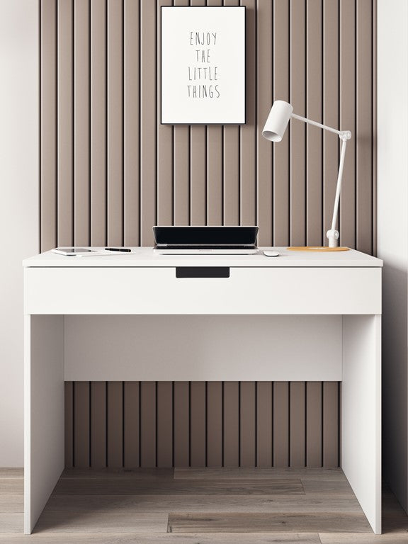 Desk Tomi