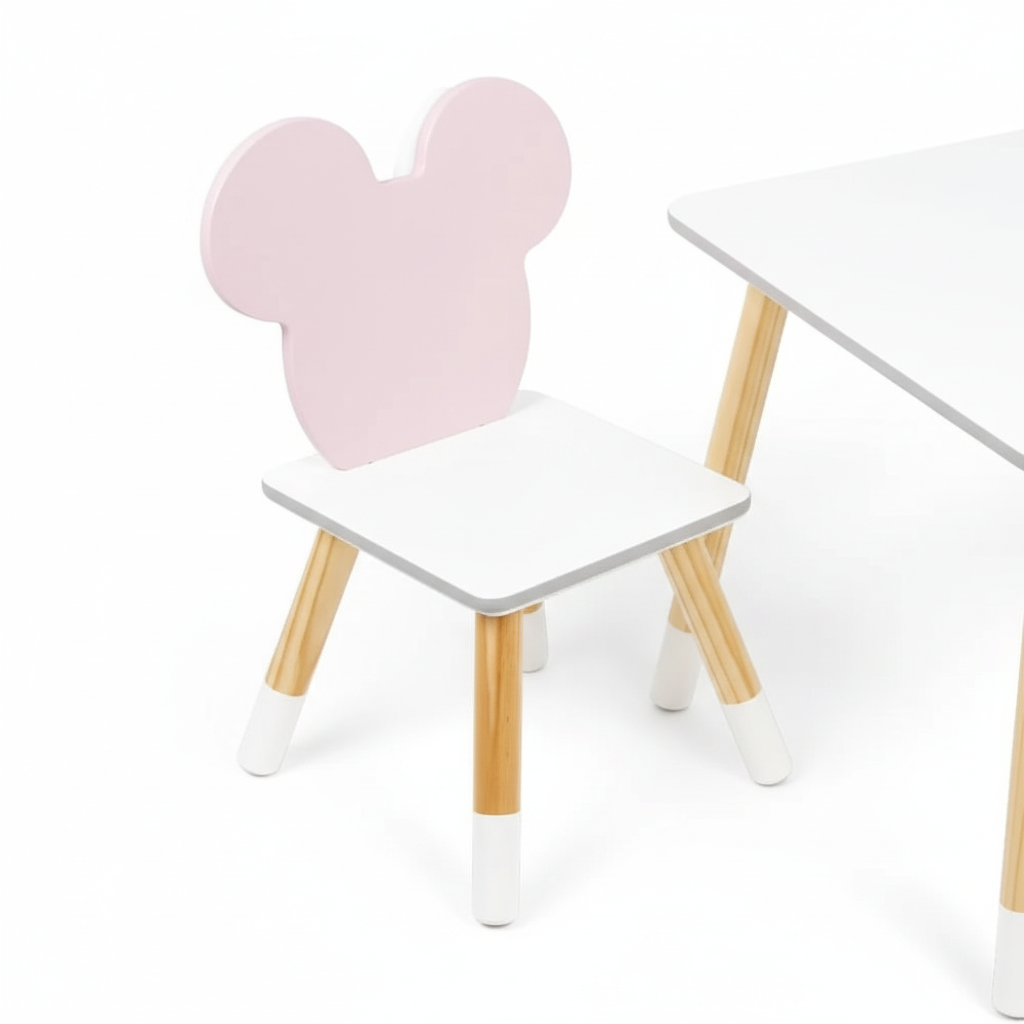 Dettaglio sedia Minnie rosa con orecchie