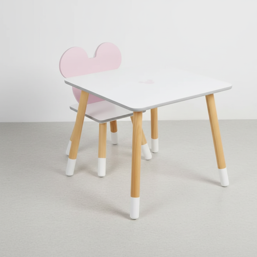 Dettaglio set tavolo e sedie Minnie Mouse bianco schienali rosa orecchie
